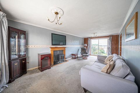 undefined, Poultons Close,Overton,Basingstoke,RG25 3LT