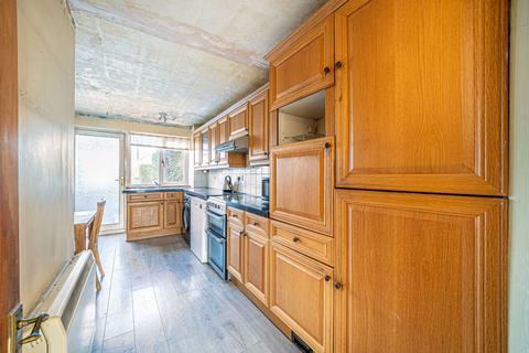 undefined, Poultons Close,Overton,Basingstoke,RG25 3LT
