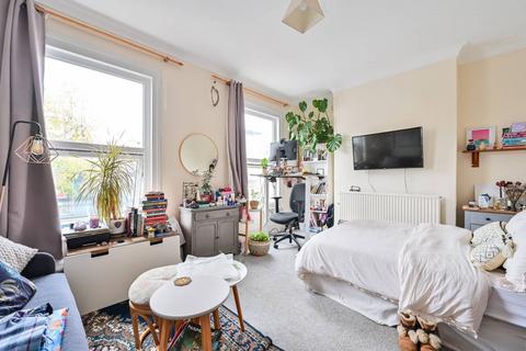 4 bedroom terraced house to rent, Derwent Grove, East Dulwich, London, SE22