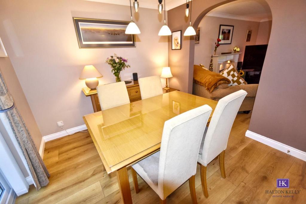 Dining area 2