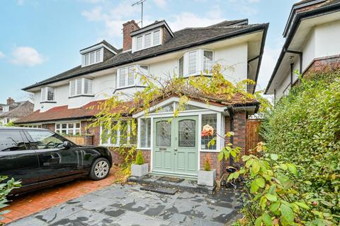 undefined, Chesterfield Road, Chiswick, London, W4