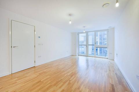 1 bedroom flat to rent, Vale Court, Brentford, TW8