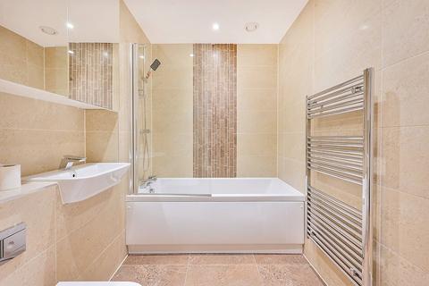 1 bedroom flat to rent, Vale Court, Brentford, TW8