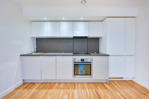 1 bedroom flat to rent, Vale Court, Brentford, TW8
