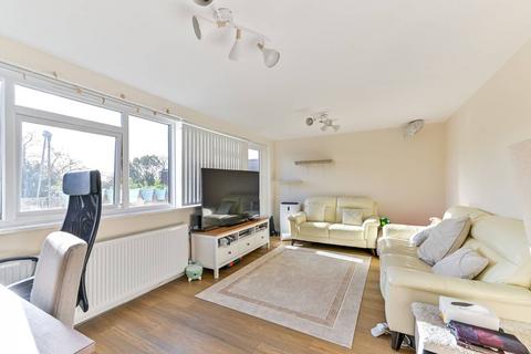 undefined, Wessex Close, Kingston, Kingston upon Thames, KT1
