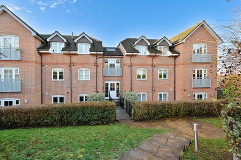2 bedroom flat for sale, Vale Road, Bushey, WD23