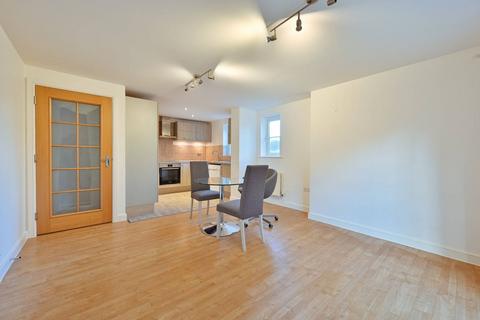 2 bedroom flat for sale, Vale Road, Bushey, WD23