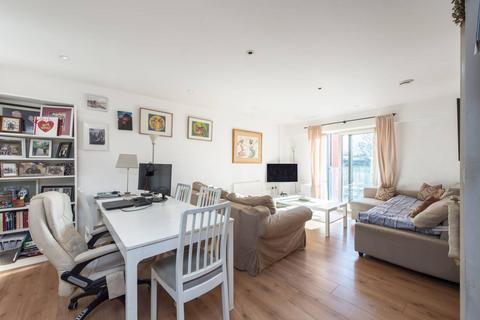 3 bedroom flat for sale, East Drive, Colindale, London, NW9