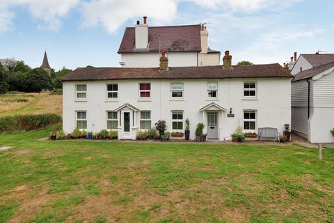 3 bedroom semi-detached house to rent, Victoria Road, Southborough, TN4