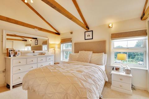3 bedroom semi-detached house to rent, Victoria Road, Southborough, TN4