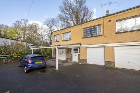 Heath Rise, Putney, London, SW15