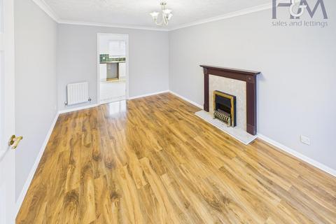 4 bedroom end of terrace house to rent, Fairfield Way, Stevenage