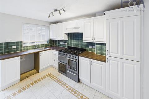 4 bedroom end of terrace house to rent, Fairfield Way, Stevenage