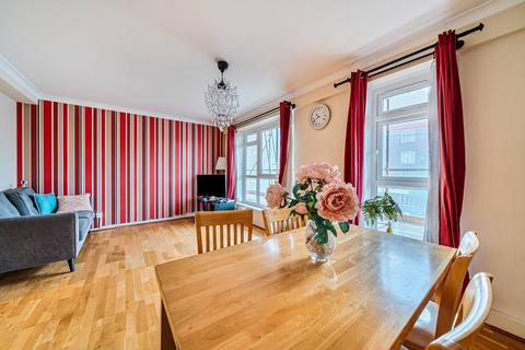 2 bedroom flat to rent, Borrodaile Road, Wandsworth Town, London, SW18