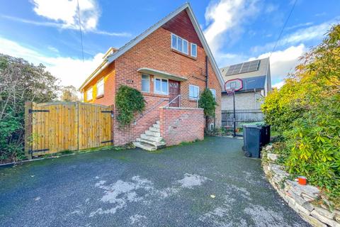 Island View Avenue, Friars Cliff, Mudeford