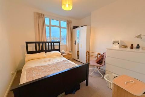 2 bedroom apartment to rent, Windsor Road, Ealing, W5