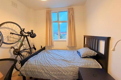 2 bedroom apartment to rent, Windsor Road, Ealing, W5