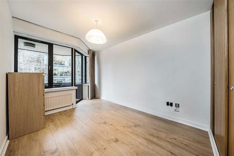 undefined, Montague Close, London SE1