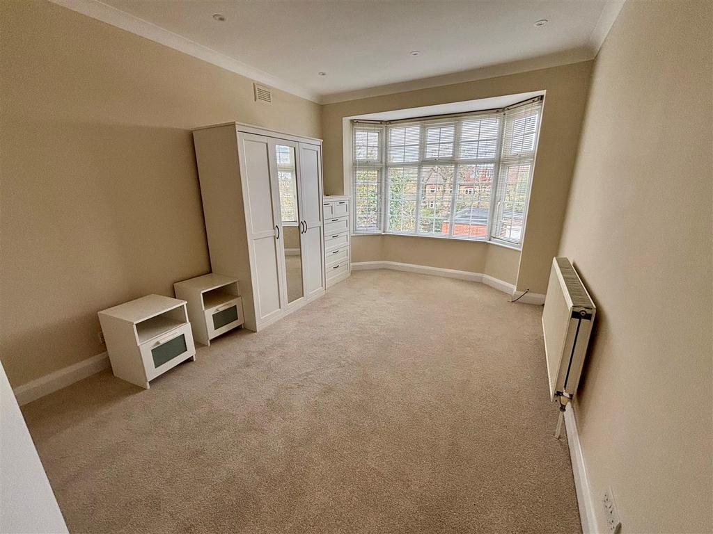 Bedroom 1.jpg