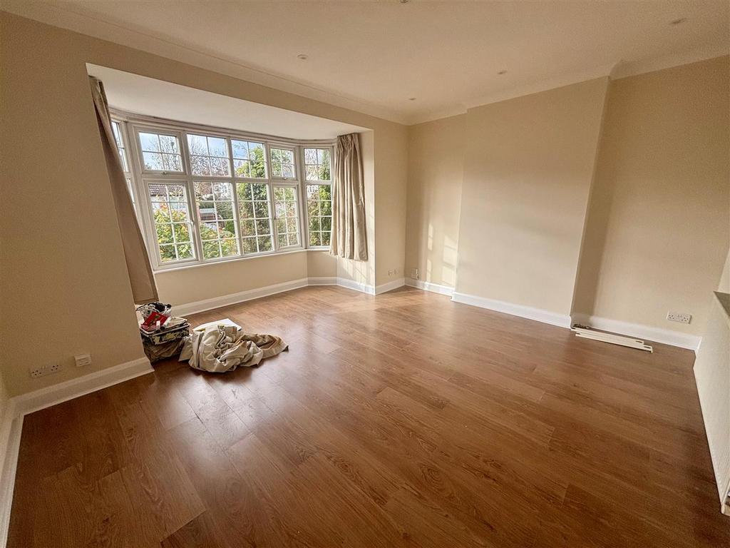Living Room.jpg