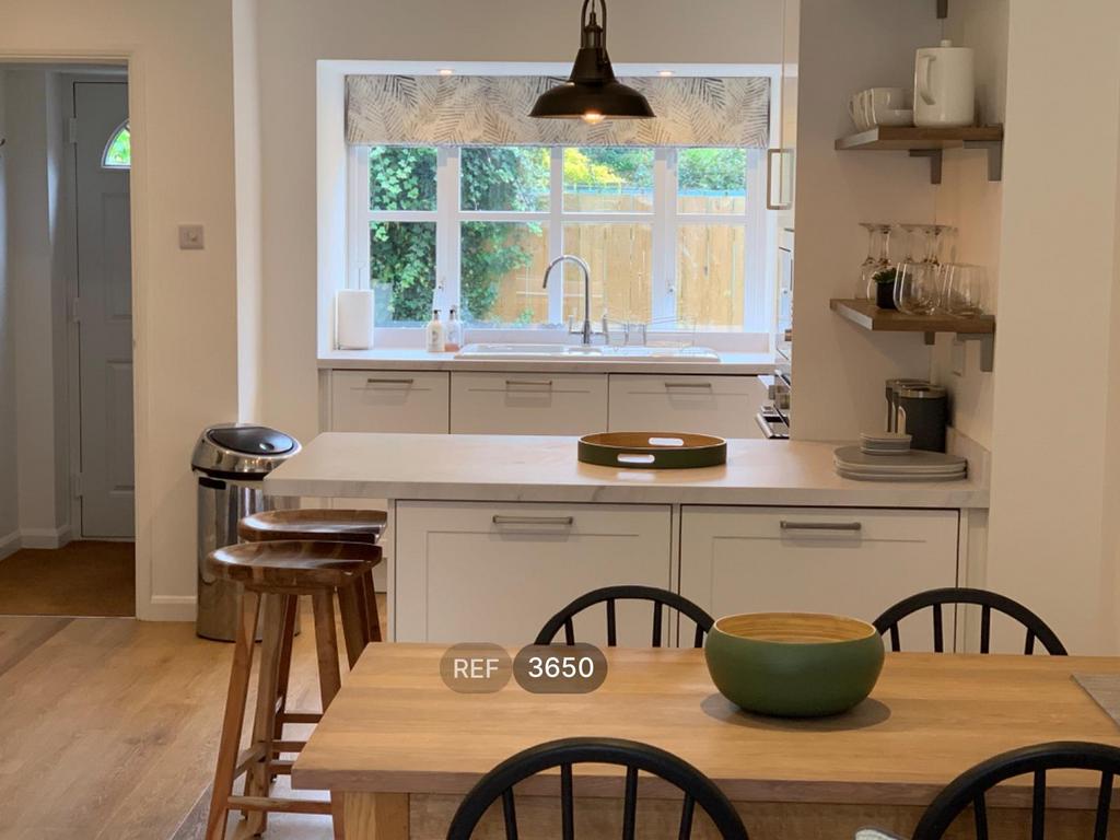 Kitchen &amp; Living area