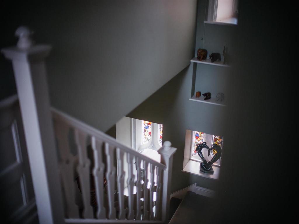 Interior27.jpg