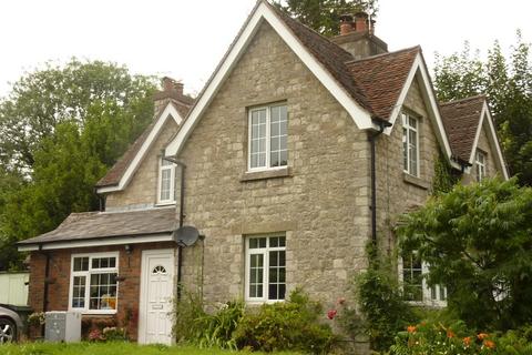 2 bedroom semi-detached house to rent, Stone Cottages, Linton ME17