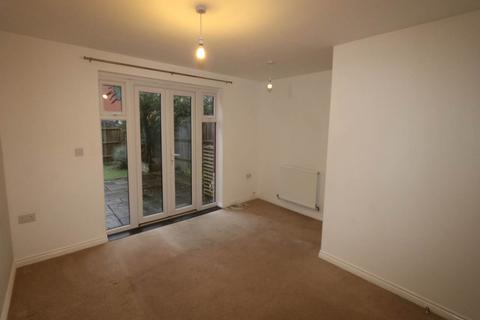 2 bedroom house to rent, Mariners Walk, Barry,