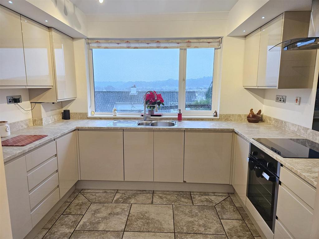 Modern Kitchen