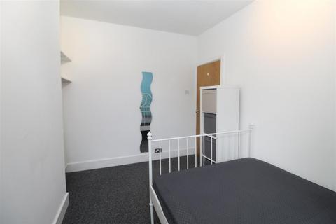 undefined, North Road, Cardiff CF10
