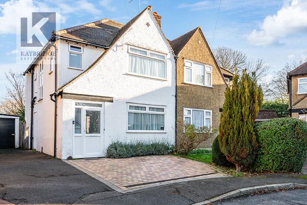 Lumley Gardens, Cheam - SM3 8 NW