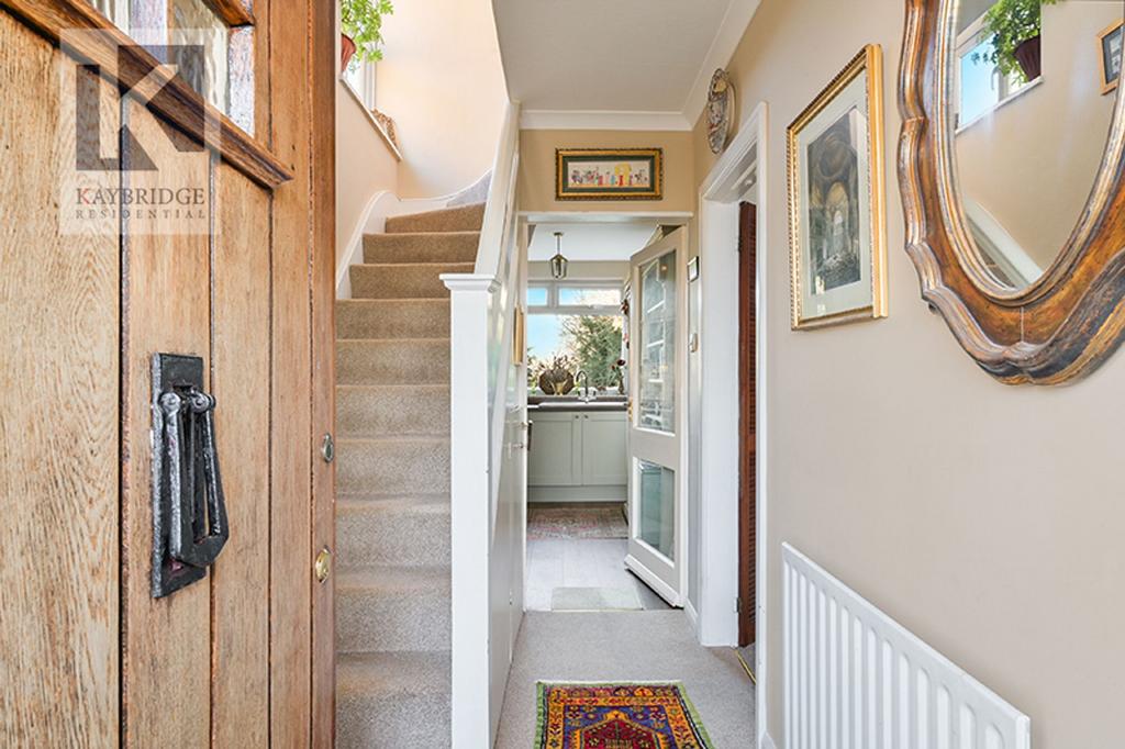 Lumley Gardens, Cheam - SM3 8 NW