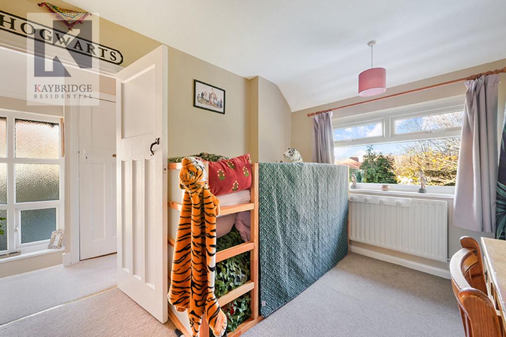 Lumley Gardens, Cheam - SM3 8 NW