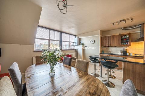 undefined, Queens Avenue, London, N10