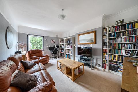 undefined, Queens Avenue, London, N10