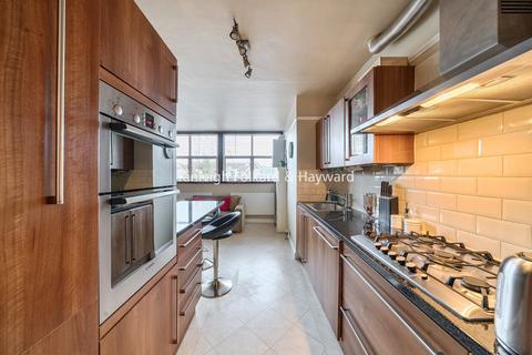undefined, Queens Avenue, London, N10