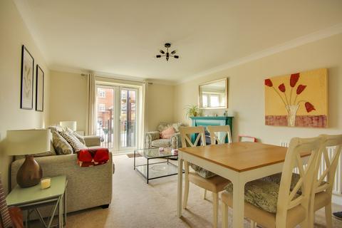 2 bedroom apartment for sale, Hillcroft Close, Lymington, SO41