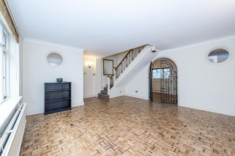 undefined, Montagu Mews West, London W1H
