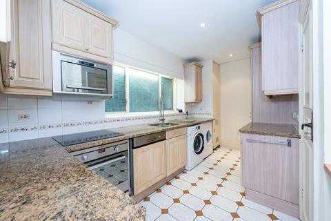 undefined, Montagu Mews West, London W1H