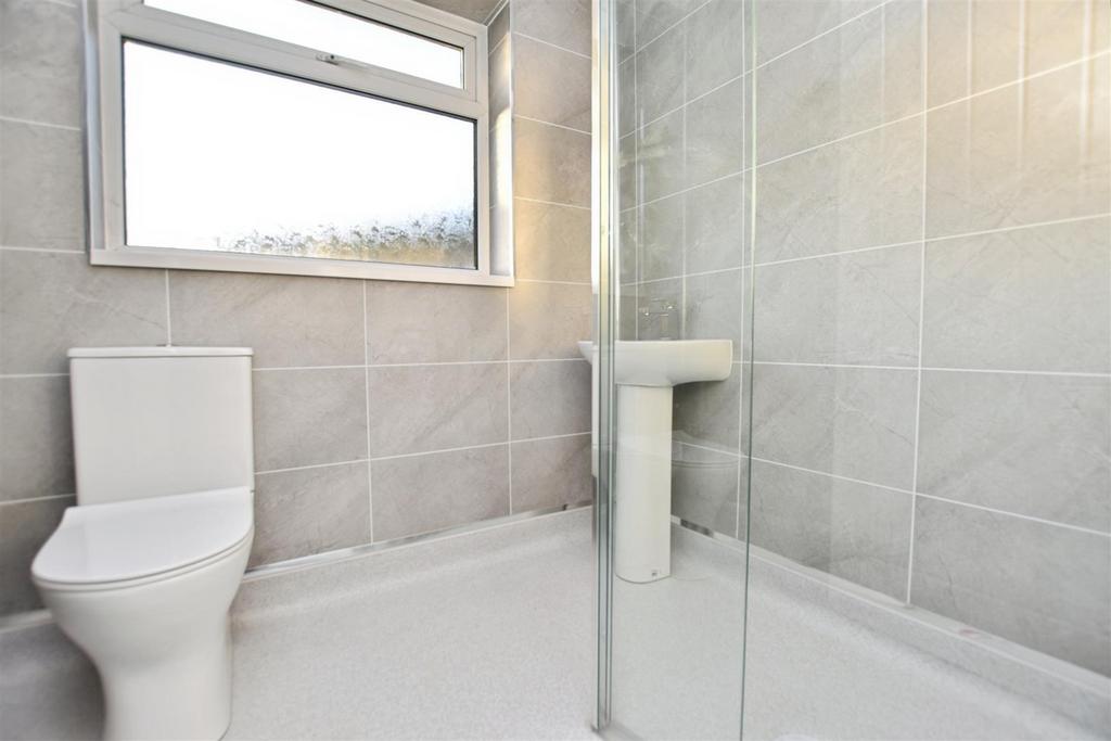 261ba562-bath 20shower.JPG
