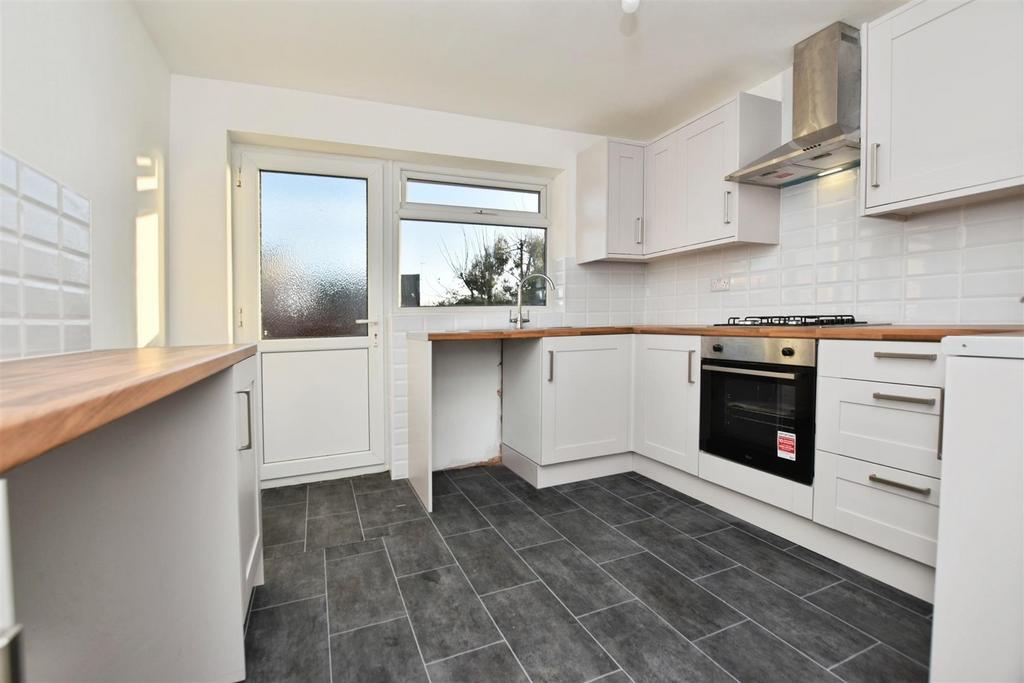 64561600-kitchen 20aa.JPG