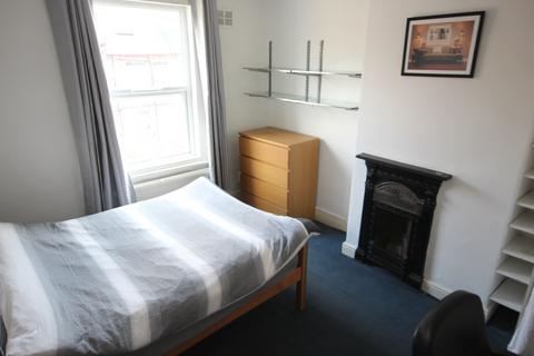 2 bedroom house to rent, Grimthorpe Place, Headingley, Leeds