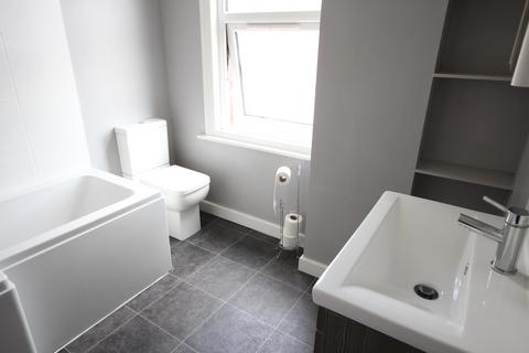 2 bedroom house to rent, Grimthorpe Place, Headingley, Leeds