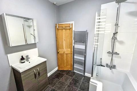 2 bedroom house to rent, Grimthorpe Place, Headingley, Leeds
