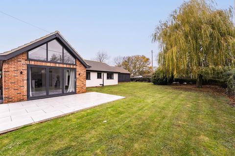 4 bedroom detached bungalow for sale, Rectory Road, Norwich NR15