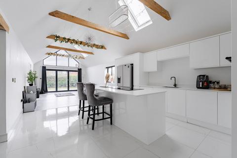 4 bedroom detached bungalow for sale, Rectory Road, Norwich NR15