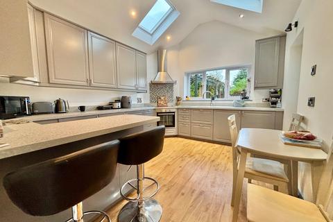 undefined, Waterloo Crescent, Alcester B50