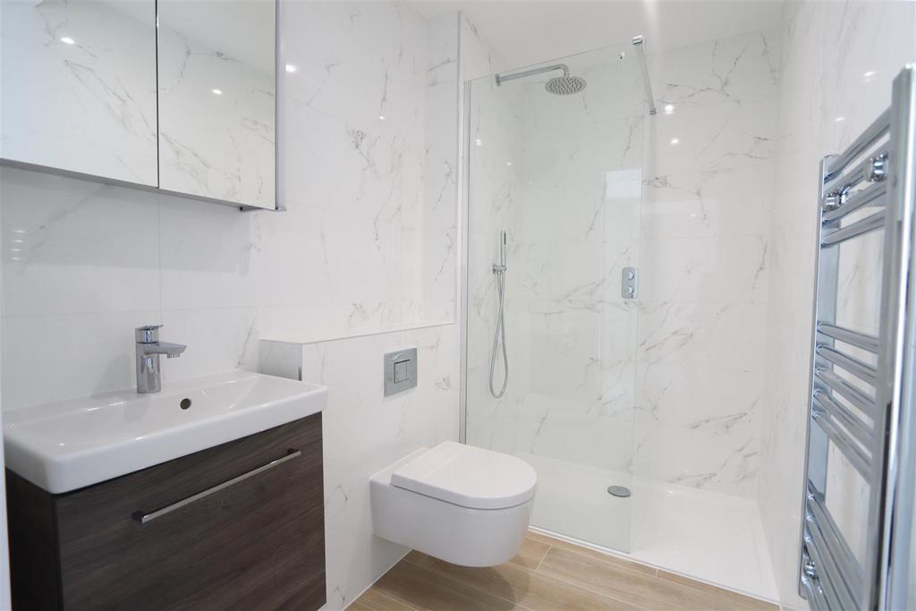 Primary bed shower room edit.jpg