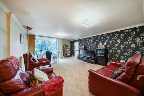 2 bedroom apartment for sale, Stonegrove, Edgware