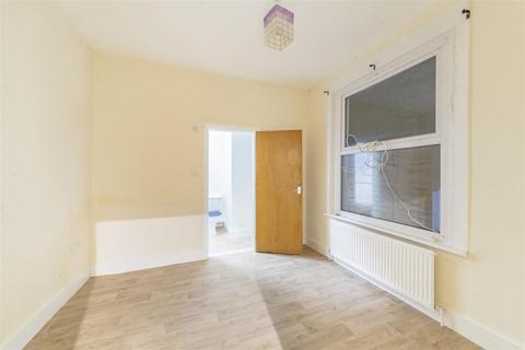 1 bedroom flat to rent, Meanley Road, London
